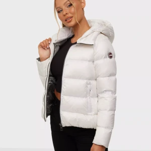 Colmar Jacka - Säljer denna puffer jackan som är från colmar, använde den förra året i typ 2 månader så hoppas på att någon annan får mer användning av den. 