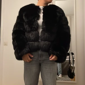 Höst jacka  - En päls jacka från Chelsea. Jag bär storlek m och den är sann i storlek 
