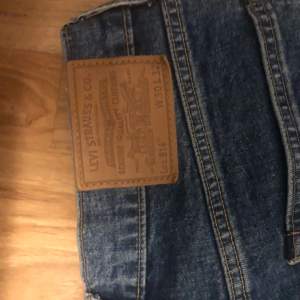 Levis jeans straight fit 514 väldigt bra skick