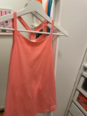 Nike linne - Rosa linne från nike i mycket bra skick. 
