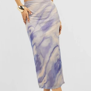 Långkjol - Storlek m, aldrig använd 