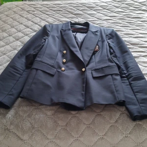 Marinblå Kavaj - Marinblå kavaj storlek44