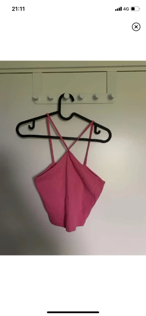 topp - Säljer denna topp från Zara. Storlek L. 