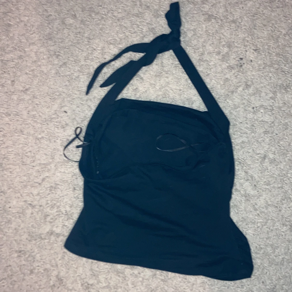 Gullig topp med öppen rygg - 91