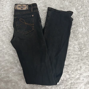 Vintage jeans  - Vintage lågmidjade jeans, dom är en svag bootcut❤️TRYCK GÄRNA KÖP NU