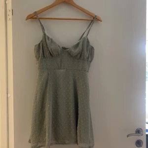 Klänning - Hämtas Tyresö eller fraktas