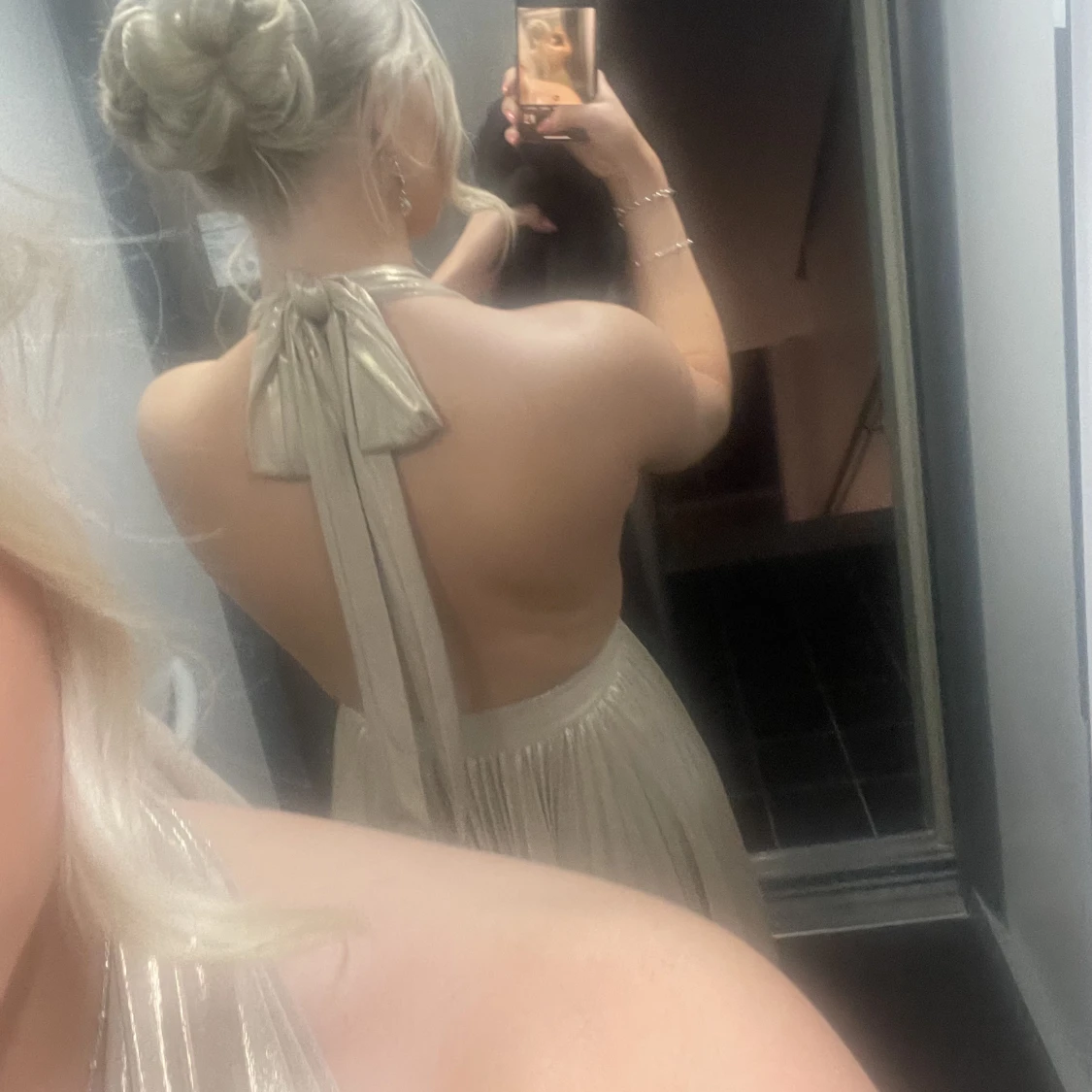 Guldig balklänning  - 91