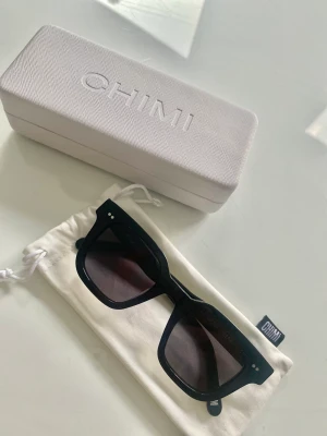 Chimi solglasögon  - Chimi glasögon i storlek 04, orginalpris 1250 kr. Knappt andvända först till kvarn som gäller!