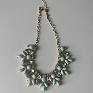 Halsband  - Ett snyggt halsband 