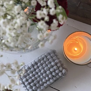 Intressefråga!💖😊🙌🏽 - Hej, jag virkar små necessärer/plånböcker osv och därför undrar jag hur stor intresset är?😊  Ge bilden en like om ni tycker jag borde göra fler att sälja💛💛💛