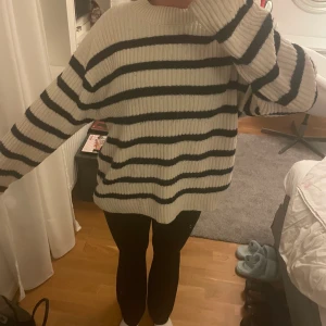 Stickad tröja  - Stickad oversized tröja🥰 Storlek L 200kr plus frakt