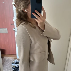 Jacka  - Superfin höstjacka från Gina Tricot. Köpt flera år sedan. Knappt använd. 