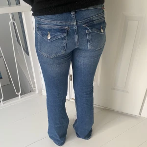 Bootcut jeans - Y2K bootcut jeans med snygga fickor. Stolek S/36 