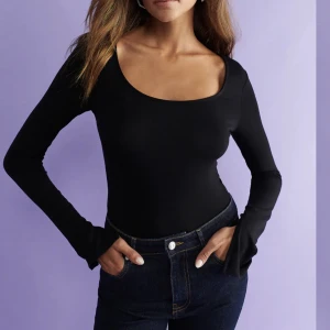 Tight top - Ginatricot softtouch, ny skicka säljs för 200 mitt pris 100 kr. Använd 1 gång.