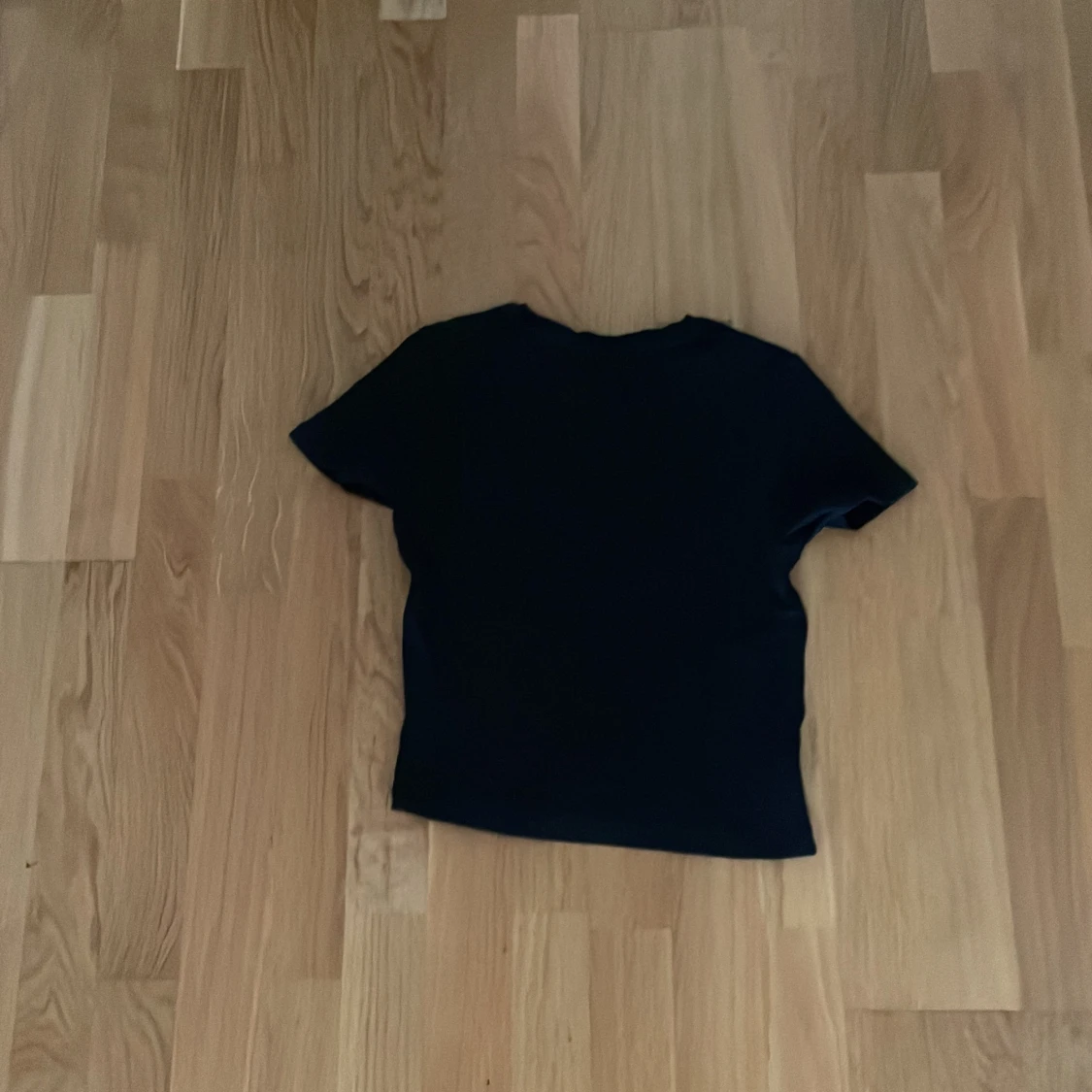 En svart tiger croptop - 90