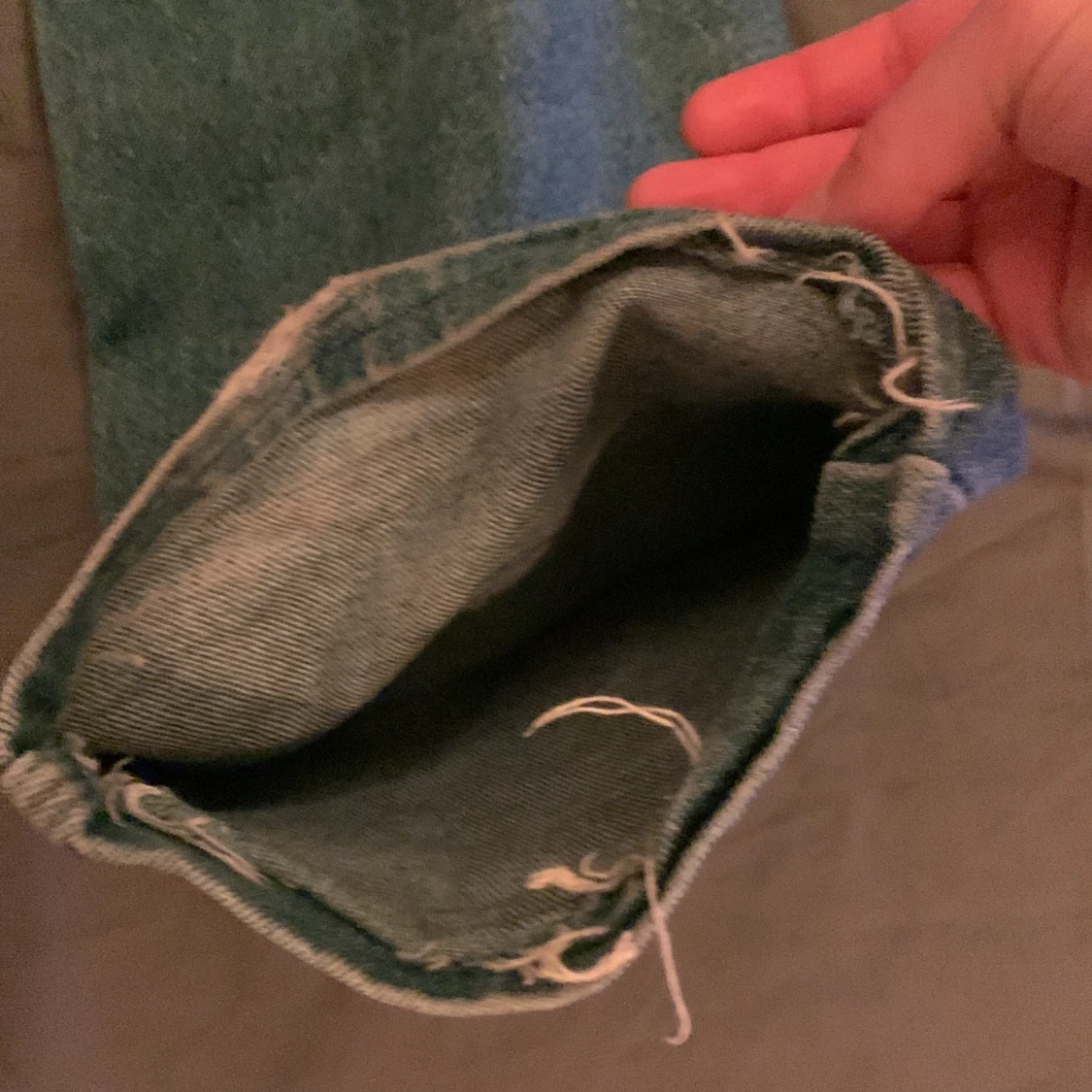 Mörkblåa Carhartt jeans - 28