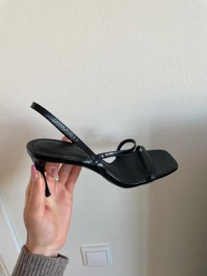 Klacksko - Superfin klacksko från zara! Mycket sparsamt använd!