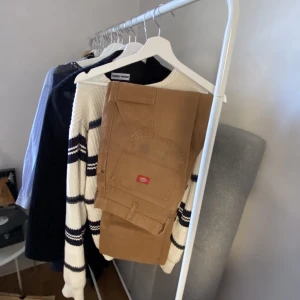 Rostfärgade dickies  - Använda väl, Dm för mer bilder, möts i Stockholm🌻🌻