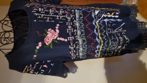 Tunika stl 42 - En tunika med fina detaljer. Viskos