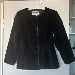 Svart jacka från JennyGrettve - Svart jacka från JennyGrettve, strl M