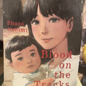 Blod on the track 1 - Manga bok engelska