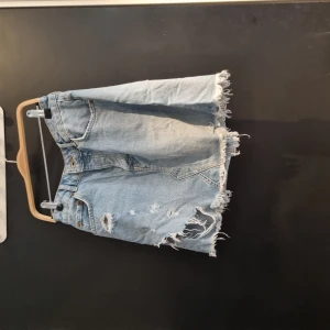 Kjol - Köpt för 300 säljer för 100+frakt 