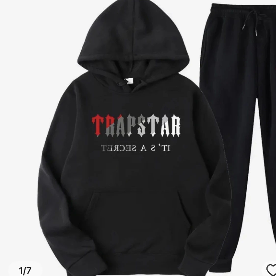 Jag säljer en Svart Trapstar Hoodie (inga mjukis med, bara hoodien) - 90
