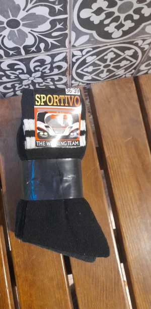 Strumpor  - Strumpor  3st ,30kr Båda kvinnor och män  Vit, svart och grå 