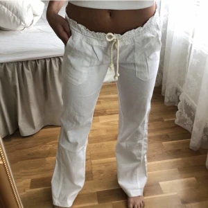 Roxy linnebyxor  - Söker denna i storlek S hör av er om ni har dem och kan tänka er sälja💘💘 (intresserad av gröna och vita)💘