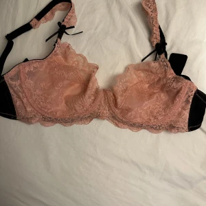 Oanvänd bh - Helt ny oanvänd bh i storlek 75d