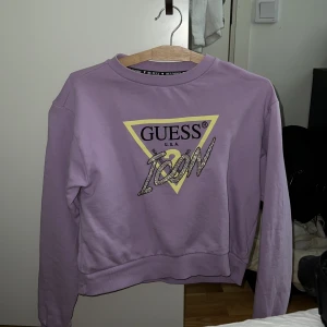 Guess icon tröja - Aldrig använd guess icon tröja, storlek M passar xs-s 