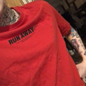 Sweatshirt tshirt  - Aldrig använd 