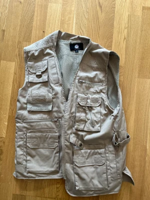 Beige väst - Beige väst
