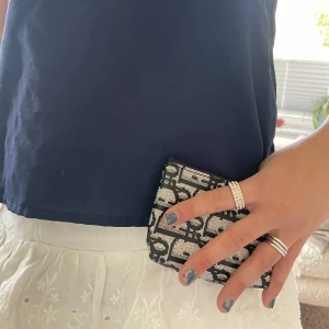 Plånbok  - Super gullig plånbok perfekt när man bara vill ha något litet att bevara sina kort i💕