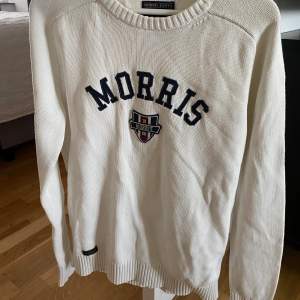Äkta Morris tröja som legat i garderoben ett bra tag. Säljes då den inte kommer till användning och är för liten!