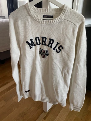 Morris tröja - Äkta Morris tröja som legat i garderoben ett bra tag. Säljes då den inte kommer till användning och är för liten!