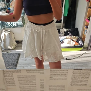 Shorts - Shorts men som er ut som kjol, tyvärr för stora, använda några gånger🫶