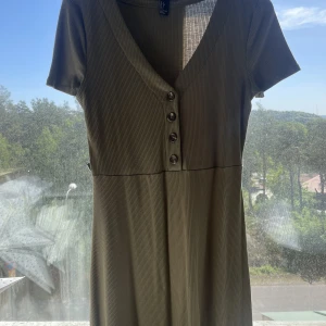 Forever 21 - En kort klänning 