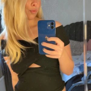 Gina topp  - Säljer denna topp från Gina, endast använd 1 gång