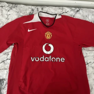 Retro Manchester United tröja - Retro manchester united tröja. Storlek XL