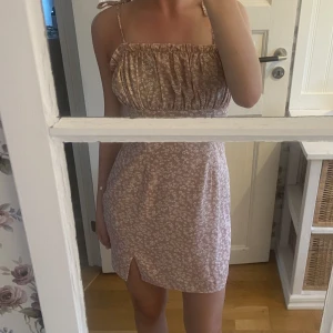 Gammelrosa sommarklänning - Aldrig använd, kontakta för fler bilder