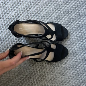 Klackskor  - Klackar från sin sko i storlek 39