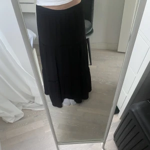Svart långkjol - Svart långkjol, bara testad alltså toppskick💞storlek S