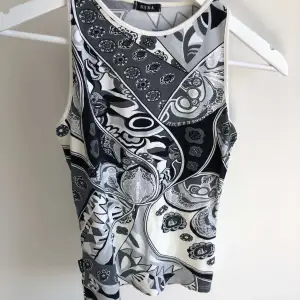 Cool linne med mönster, passar till xs-s