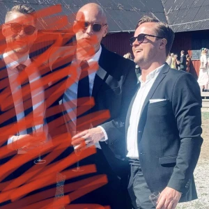 Tigerkostym (kavaj + byxa)  - Nypris 6000kr, bra skick, köpt för ca 2 år sen.