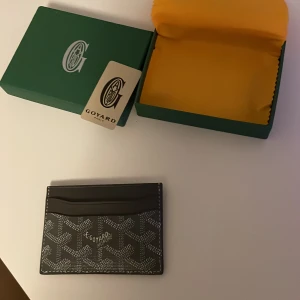 Goyard korthållare - Knappt använd goyard korthållare i grå.