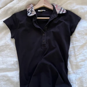 Burberry tshirt - Jätte fin Xs/s