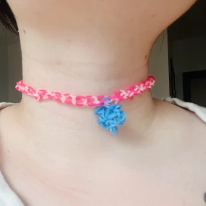 Choker med hänge (välgörenhets smycke) - Halva av priset går till välgörenhet 