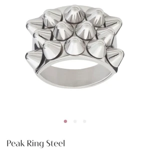 supersnygg ring - Så fin ring, köpt ganska nyligen men säljer då den inte används 