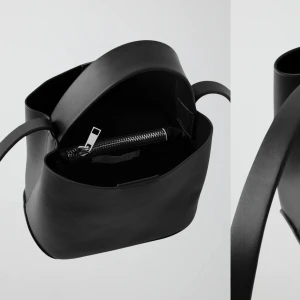 Mini väska  - Everyday mini crossbody bag från Gina tricot. Använd en gång, köptes i mars så helt ny. Väldigt fin väska som tyvärr inte kommer till användning. Man får plats med mycket i den! 